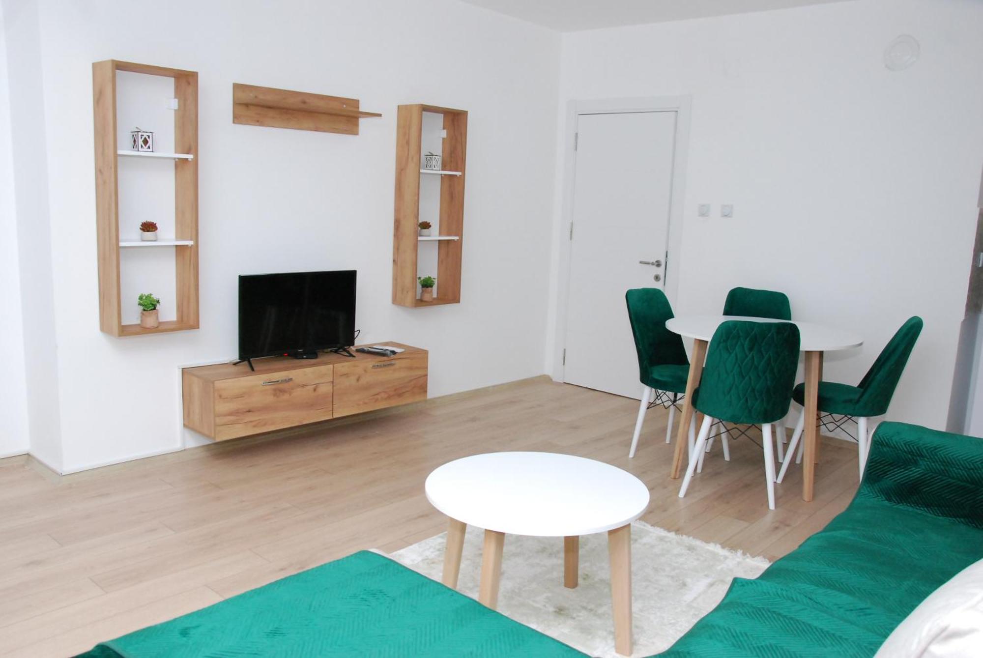 Apartment Delevi *